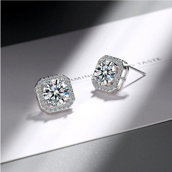 NEW 925 Silver Crystal Stud Earrings - Picture 3 of 8